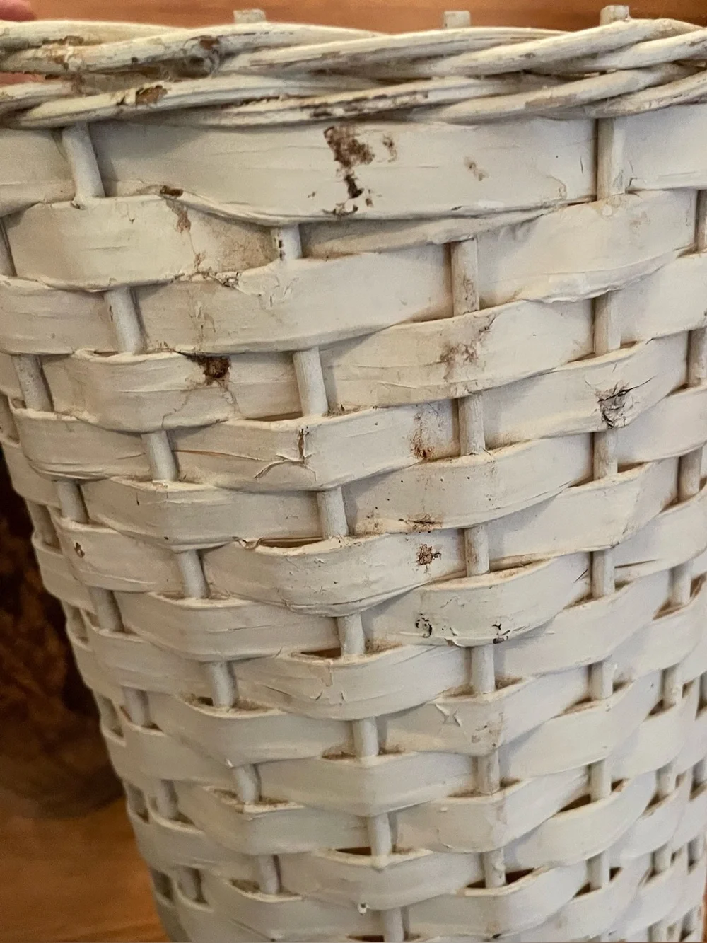 Vintage Metal Lined Flower/Plant Basket Farmhouse Cottage Rustic White 14”x8”